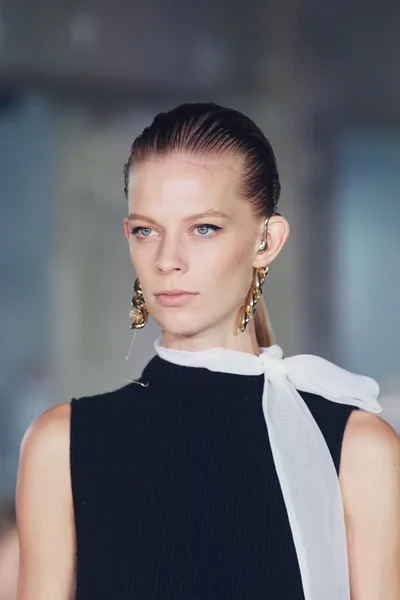 Look 106